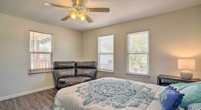 Pet-friendly Sierra Blanca Home in Downtown!, Забронировать Дом для отпуска Сьерра Бланка штат Техас