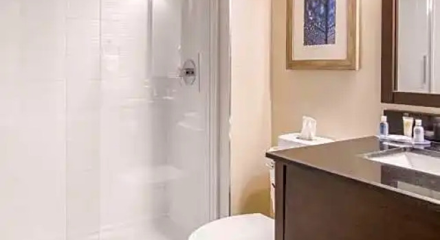 Номер Standard Цокольный этаж Comfort Inn Montreal Aeroport