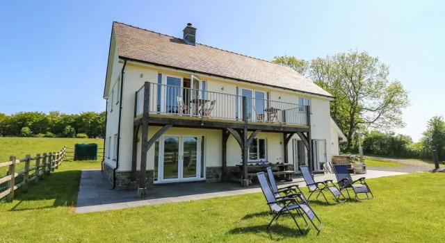 Yr Adfa, Book Feriehus Hoteller i Mid Wales med parkering, Parkering
