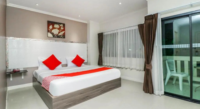 Двухместный номер Deluxe Natural Beach Hotel Pattaya