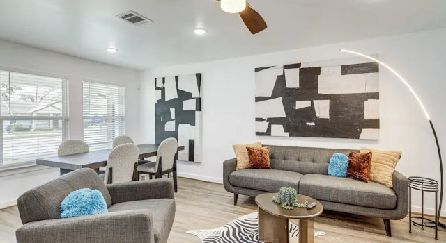 Коттедж 3 Mi to NRG Stadium: Sleek Houston Retreat!