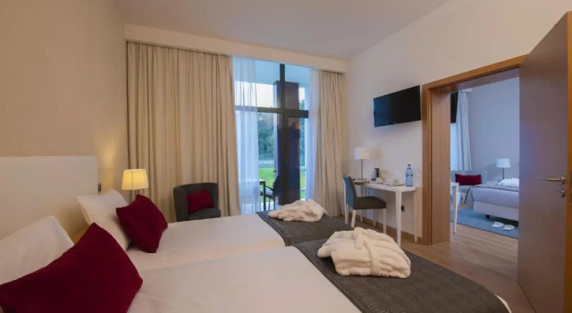 Семейный номер Standard с балконом Hotel Parque Serra da Lousã