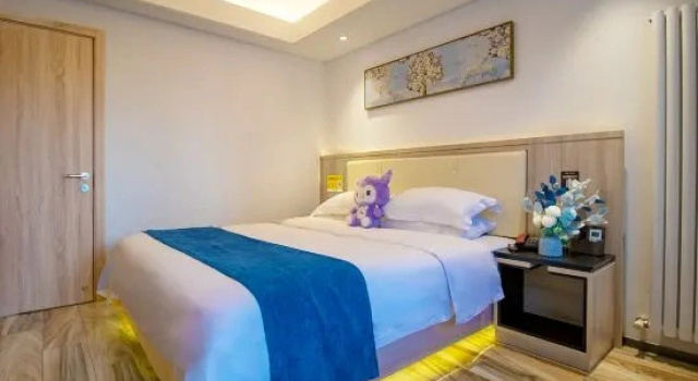 Люкс Zhengzhou Yunyue Boutique Hotel (Erqi Wanda Fengzhuang Subway Station)