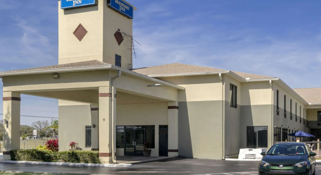 Rodeway Inn Wesley Chapel, Boek Hotel Hotels in Wesley Chapel met parkeren, Parkeren