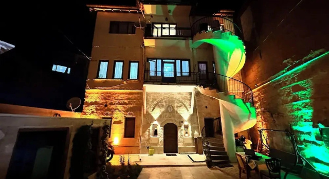 Двухместный семейный люкс с балконом и с видом на озеро Uluyol Stone House