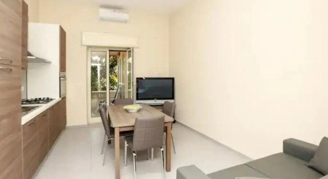 La Perla Apartment, Забронировать Апартаменты/квартира Апартаменты Сант-Аньелло, рядом с Железнодорожный вокзал Сант-Аньелло линии Circumvesuviana, Апартаменты/квартира