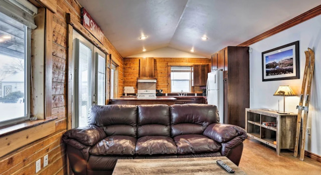 Cozy Teton Valley Escape: Pet Friendly w/ a Fee!, Забронировать Отель Дриггс Grand Targhee, рядом с Центр геотуризма Teton