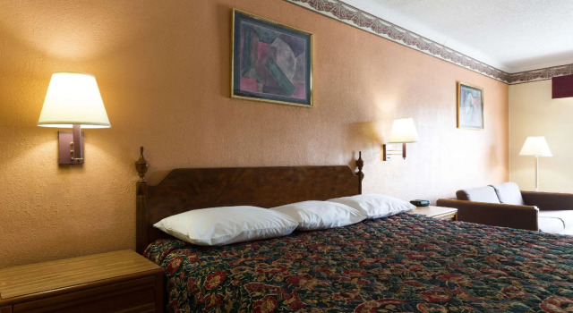 Двухместный номер Standard Motel 6 Raleigh, NC   Downtown South
