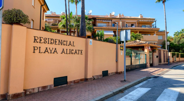 Playa Alicate, 2 Bedroom Beach Apartment