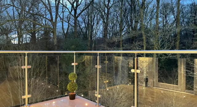 Deluxe Kahden hengen huone parvekkeella Glencree