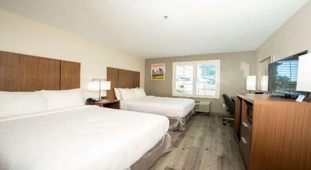 Четырёхместный номер Standard Best Western Houston Bush IAH Intercontinental Airport Inn