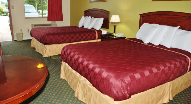 Четырёхместный номер Standard Americas Best Value Inn & Suites Hempstead Prairie View