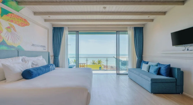 Двухместный номер Deluxe Hotel Tide Phuket Beachfront