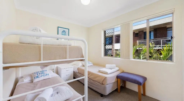 Апартаменты Beach House Holiday Apartments