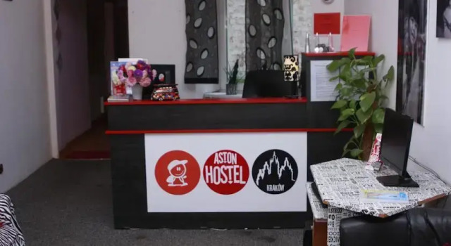 Aston Hostel, Забронировать Хостел Отели Кракова с парковкой, рядом с Церковь Святого Франциска Ассизи, Парковка