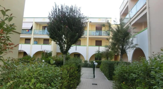 Villaggio Lia, Забронировать Отель Отели Бибионе-Пинеда с парковкой, рядом с Долина Вальгранде, Парковка