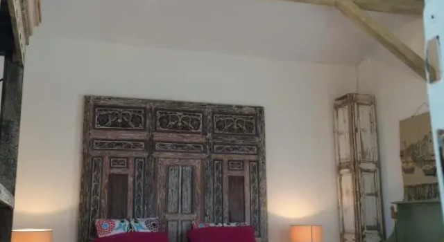 Terre de Boheme, Book Hostel / Vandrerhjem Vestric-et-Candiac Gard