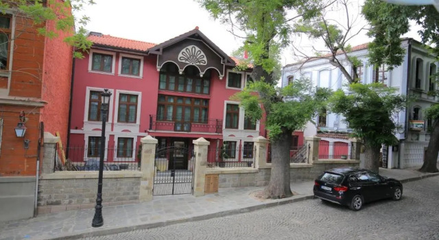 HillHouse Plovdiv, Book Pension Plovdiv Center 