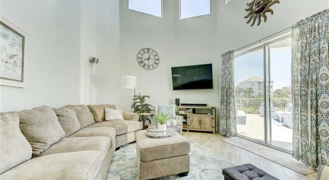 Beachglass, 5 Bedrooms, Sleeps 10, Private Pool, Cinnamon Beach Club House, Rezerwuj Hotel Hotele w Palm Coast z parkingiem, Parking