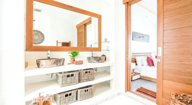 Chic 2BR Villas, Brawah Hub, 300m to Coastal Bliss