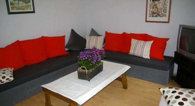 Ferienhaus Waldrand, Boek Hotel Ulmen 