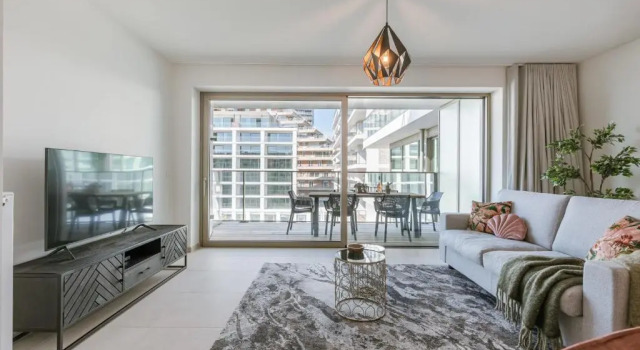 Апартаменты Modern Apartment With South Facing Terrace