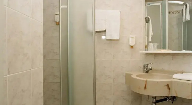 Двухместный номер Economy Hôtel de lUnivers Liège