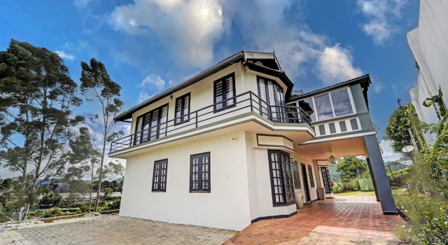 Alaya Stays Cleft 3BHK with Garden