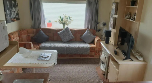 4 BERTH CARAVAN SILVER BEACH INGOLDMELLS number 90