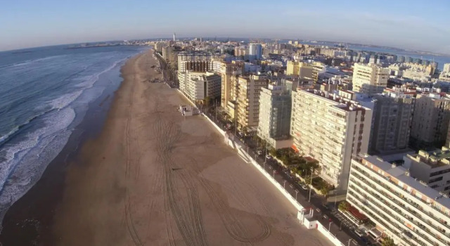 Апартаменты Playa Victoria Paseo Marítimo 3 Rooms