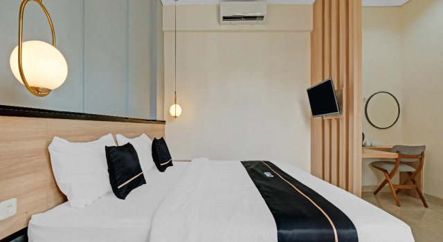 Suite Collection O 90774 Homi Stay