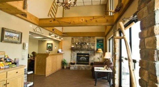 Homestay Inn, Забронировать Отель Отели Table Rock Lake с парковкой, Парковка