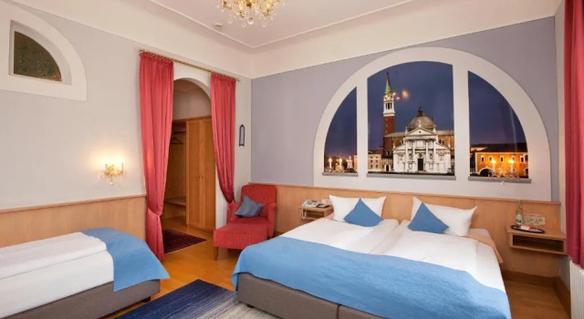 Standaard Driepersoonskamer Hotel Hirsch