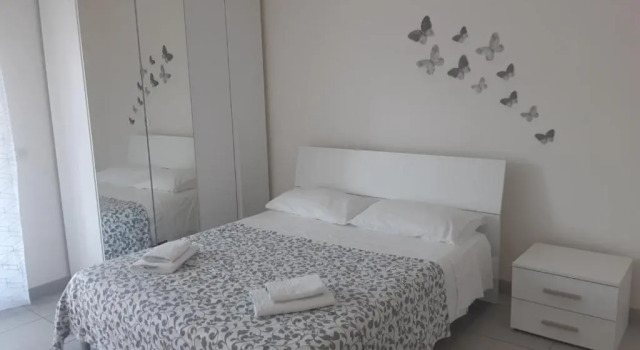 NEWMINlMAL Appartamento Vacanze prima chiamaci, Book Apartment Randazzo Etna