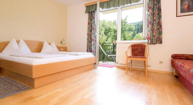 Flackl - Wirt, Book Hotel Hotels in Neunkirchen with Parking, Parking