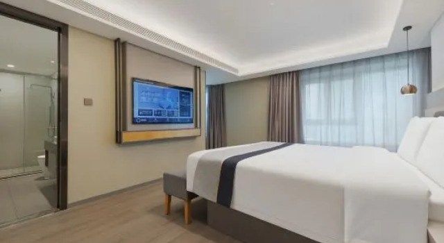 Люкс Business Homeinn Selected Hotel (Urumqi Railway Station Weixing Road)