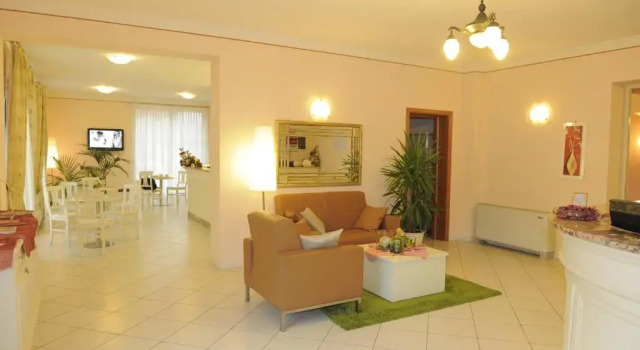 Hotel Plazza, Rezervați Hotel Porcari Toscana
