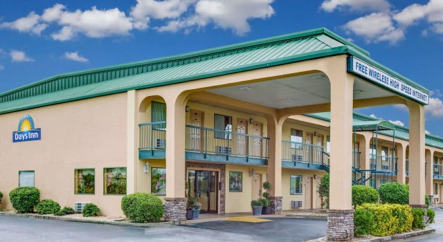 Days Inn by Wyndham Macon I-475, Забронировать Отель Мейкон Джорджия, рядом с Государственный университет Средней Джорджии — кампус в городе Мейкон — Главный кампус