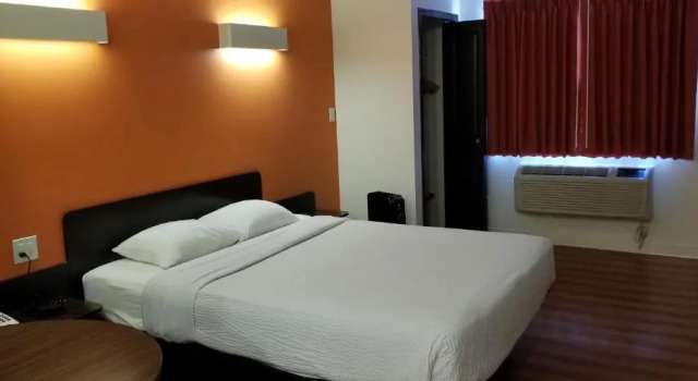 Двухместный люкс Deluxe Joys Inn Innisfail, AB