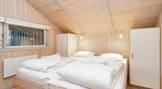 8 Person Holiday Home in Melby, Buchen Sie Hotel Melby Seeland