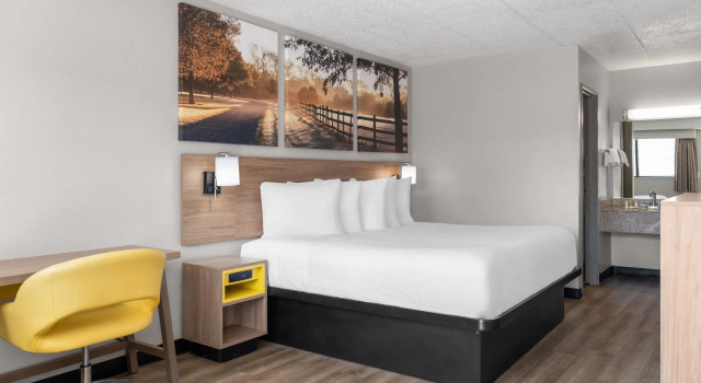 Days Inn by Wyndham Cloverdale Greencastle, Забронировать Отель Кловердейл Индиана
