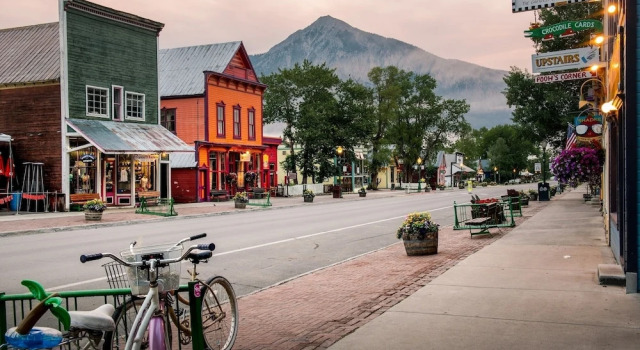 2 Br Unit With Gorgeous Remodeled Kitchen 2 Bedroom Condo - No Cleaning Fee! by RedAwning, Boek Hotel Crested Butte Crested Butte Mountain