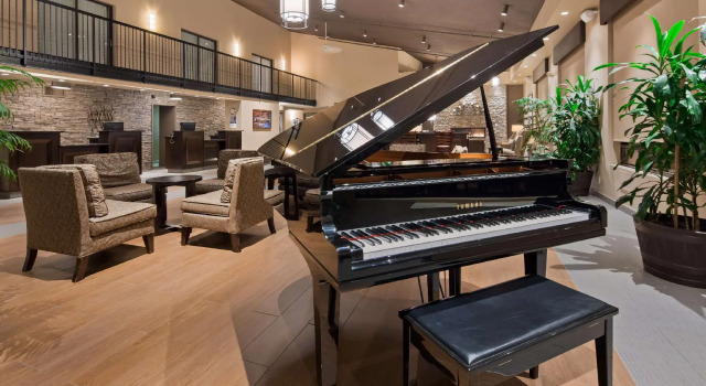 Двухместный номер Luxury с видом на бассейн Best Western Pembroke Inn & Conference Centre