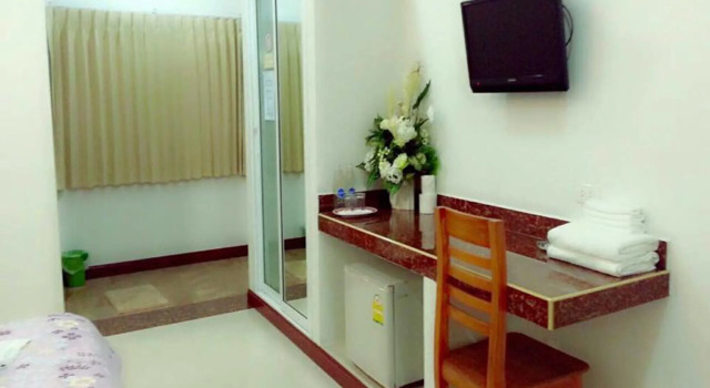 N-Joy Place, Varaa Matkakoti Hotellit North-Eastern Thailand pysäköinnillä, Pysäköinti