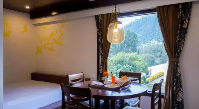 Люкс Standard Country Inn Nature Resort Bhimtal