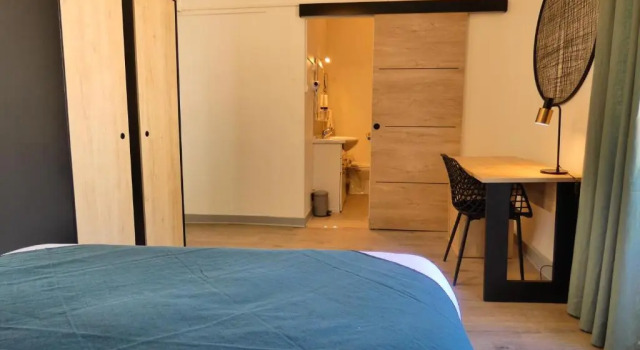 Апартаменты c 1 комнатой Logis Hôtel Emeraude