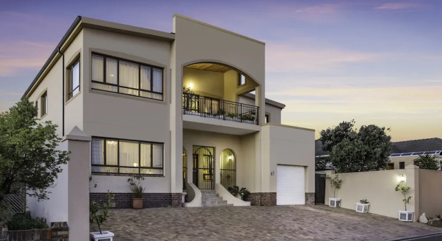 Auriol's Guesthouse, Забронировать Отель Tygerberg Hills Белвилл