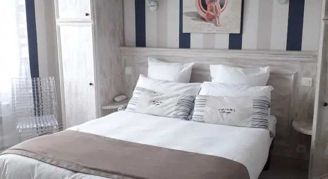 Трёхместный номер Standard Hôtel The Originals Miramar, Royan Pontaillac