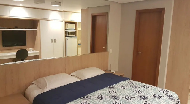 Двухместный номер Comfort с балконом Charming Furnished Studio Flat