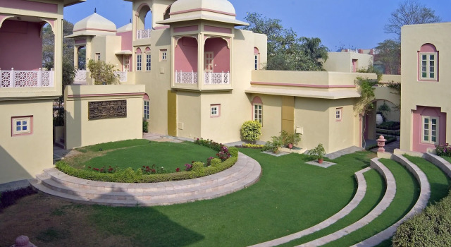 Heritage Village Resort & Spa Manesar-Gurgaon, Забронировать Курортный отель Манесар 